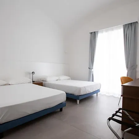 Liferooms Bed & Breakfast 4*